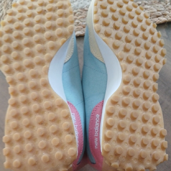 New Balance Women's Pink, Blue, and Tan Sneakers - Picture 7 of 8